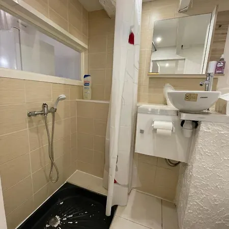 Appartement Centre Historique, Proche Plage, Climatisation, Fibre