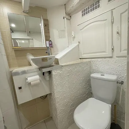 La Garde Centre Historique, Proche Plage, Climatisation, Fibre Apartment