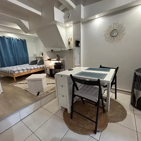 Apartment La Garde Centre Historique, Proche Plage, Climatisation, Fibre *